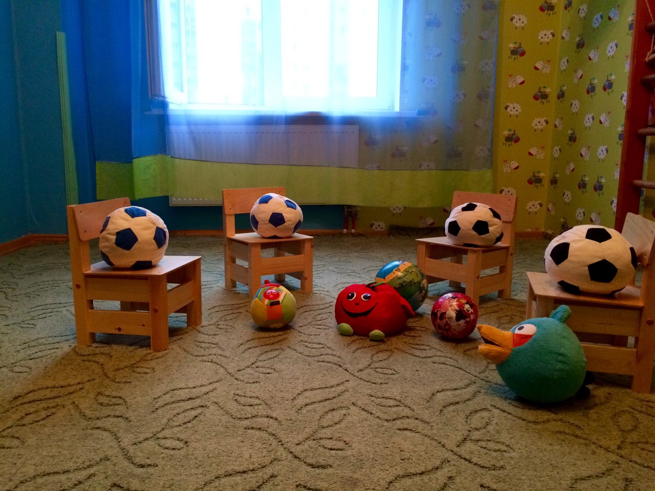 Домашний детский сад "Родничок" на Загребском